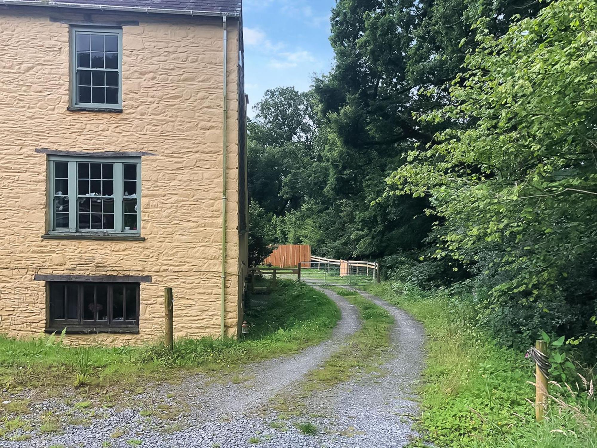 Ynywsen Dairy Flat Villa Llanfynydd Exterior foto